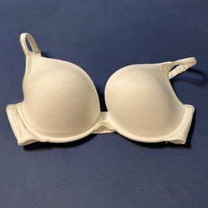 Cacique 38DDD white tee shirt bra